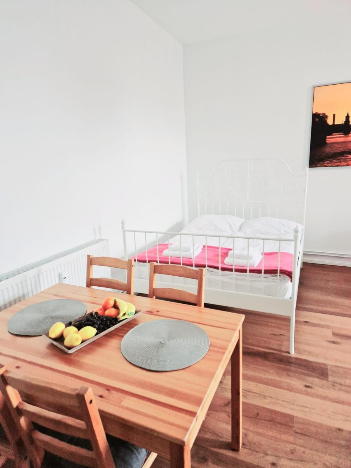 City Studio Apartment For 4, Near Sonnenallee Berlin Exteriör bild